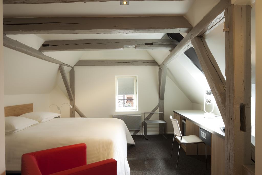 Hotel Le Pavillon 7 Obernai Ruang foto